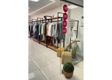 Действующий бутик женской одежды в центре Бреста