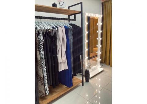 Действующий бутик женской одежды в центре Бреста