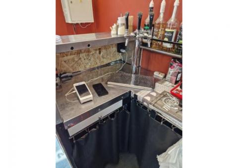 Кафе - шаурма с отличным расположением