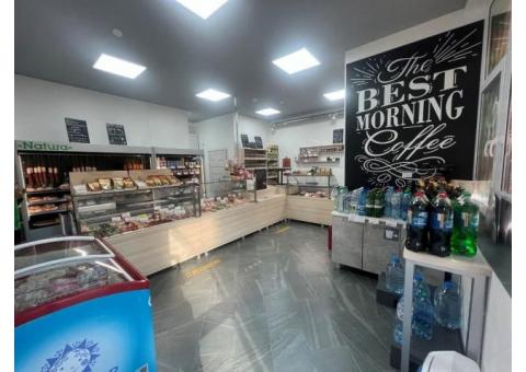 Два продуктовых магазина в Минске