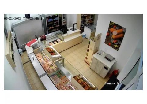 Два продуктовых магазина в Минске