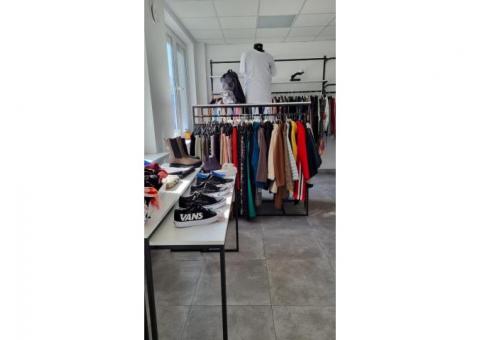 Магазин брендовой одежды в удачной локации