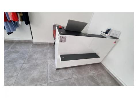 Магазин брендовой одежды в удачной локации