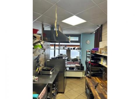 Кафе-пекарня в проходном месте