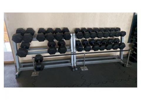 Спортивный комплекс с тренажёрными залами и кафе