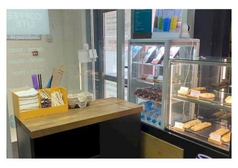 Кофейня на выходе из метро Институт Культуры