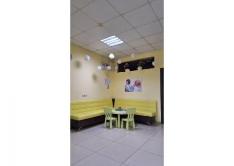 Парикмахерская и мастерская по ремонту одежды в одной локации