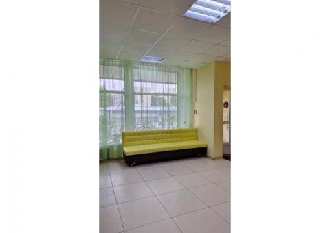 Парикмахерская и мастерская по ремонту одежды в одной локации