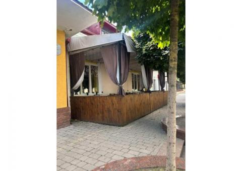 Кафе на центральной пешеходной улице в Пинске