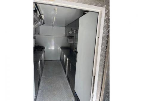 Готовый фудтрак на базе Mercedes-Benz Atego