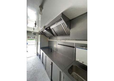 Готовый фудтрак на базе Mercedes-Benz Atego