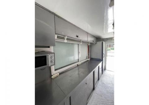 Готовый фудтрак на базе Mercedes-Benz Atego