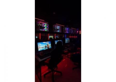 Компьютерный клуб в районе Каменной Горки