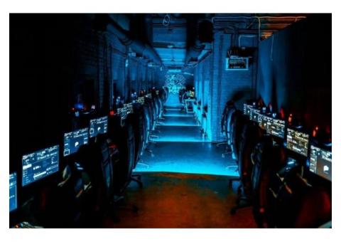 Киберлаундж «cyber space» у метро Молодежная