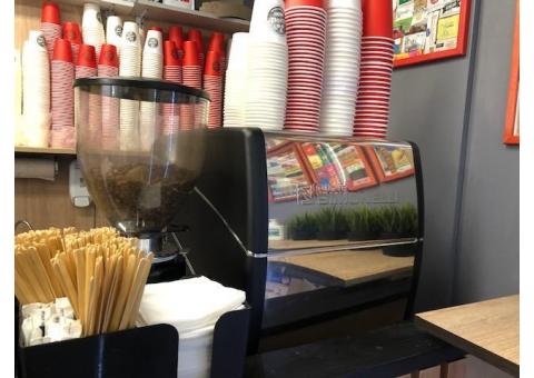 «Кофе с собой» в переходе метро Партизанская