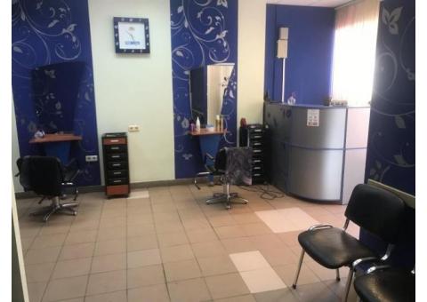 Парикмахерская возле станции метро Спортивная