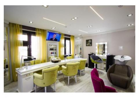 Два действующих салона красоты в центре Минска