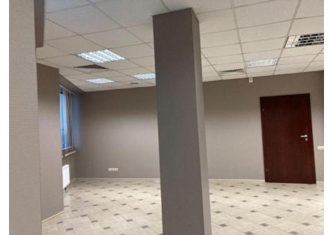 Продажа офисного помещения в ТЦ Титан