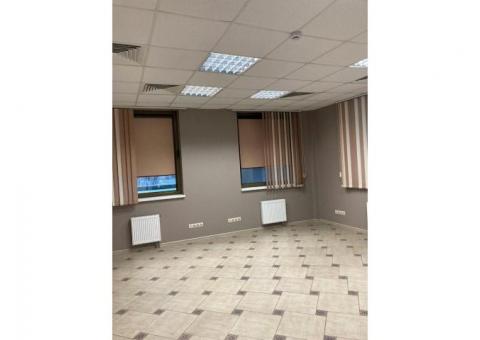 Продажа офисного помещения в ТЦ Титан