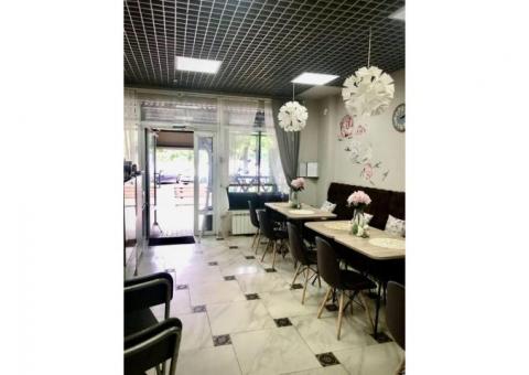 Кафе в бизнес центре "Зеленый луг"