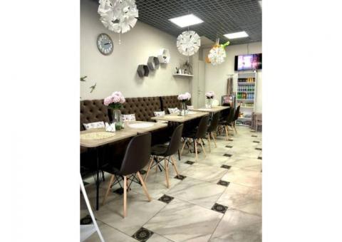 Кафе в бизнес центре "Зеленый луг"