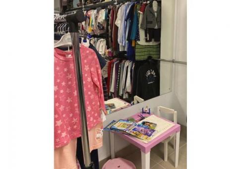 Магазин сток (женской, мужской и детской одежды)