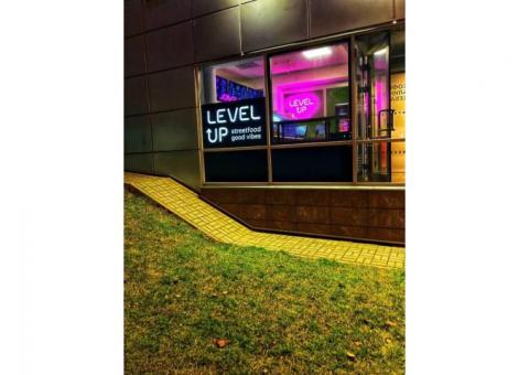 Действующее кафе на проспекте Машерова