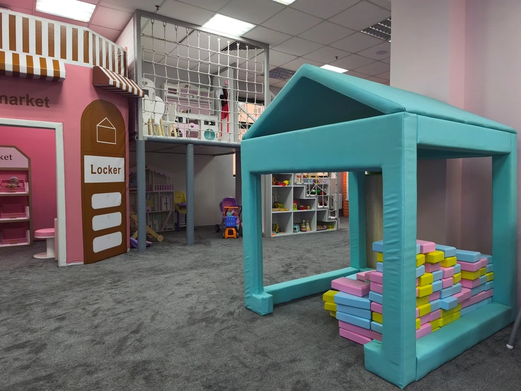 Игровое пространство + кофейня рядом с метро