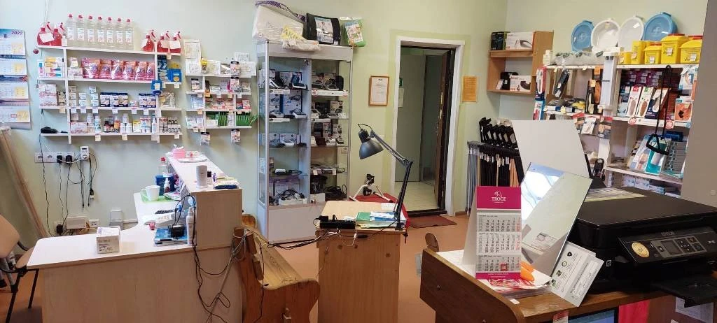 Магазин "Медтехника" в здании поликлиники