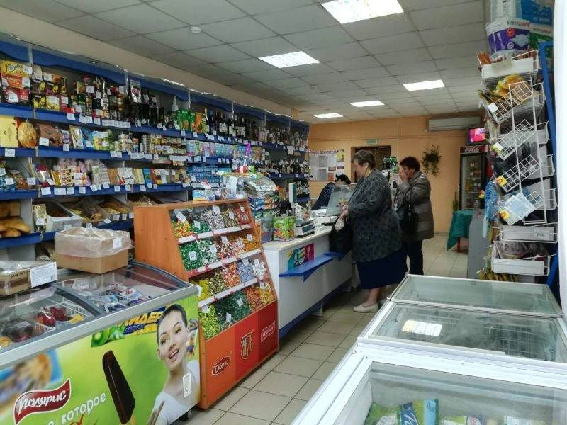 Фирма с сетью магазинов