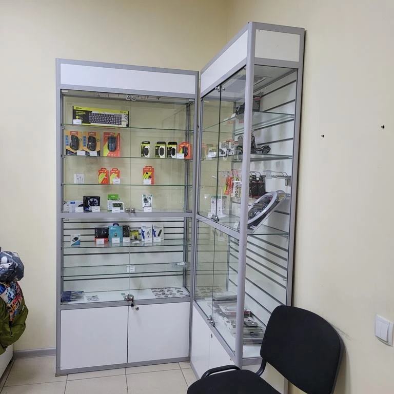 Магазин-мастерская по продаже мобильных аксессуаров